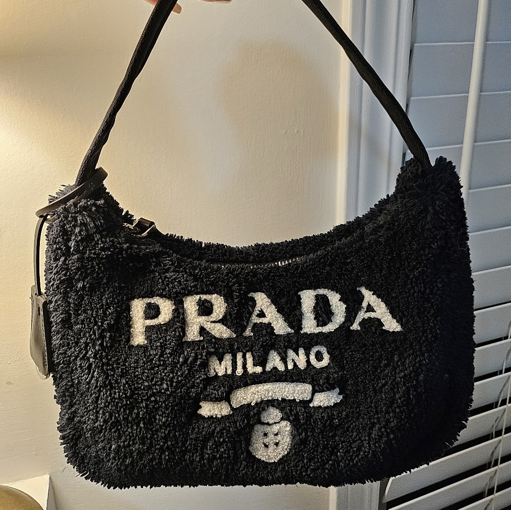 Prada Re-edition 2000 Black faux fur handbag